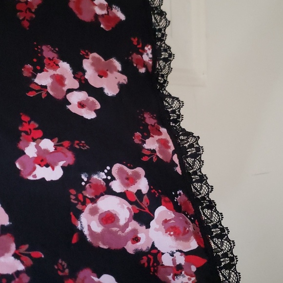 SALE‼️ Lingerie with Lace Trim - Picture 3 of 5